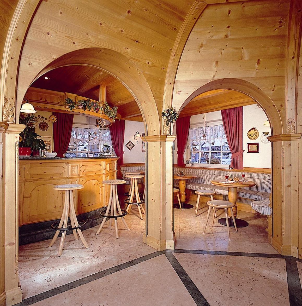 פוצה די פאסה Hotel Garni Soreie מראה חיצוני תמונה
