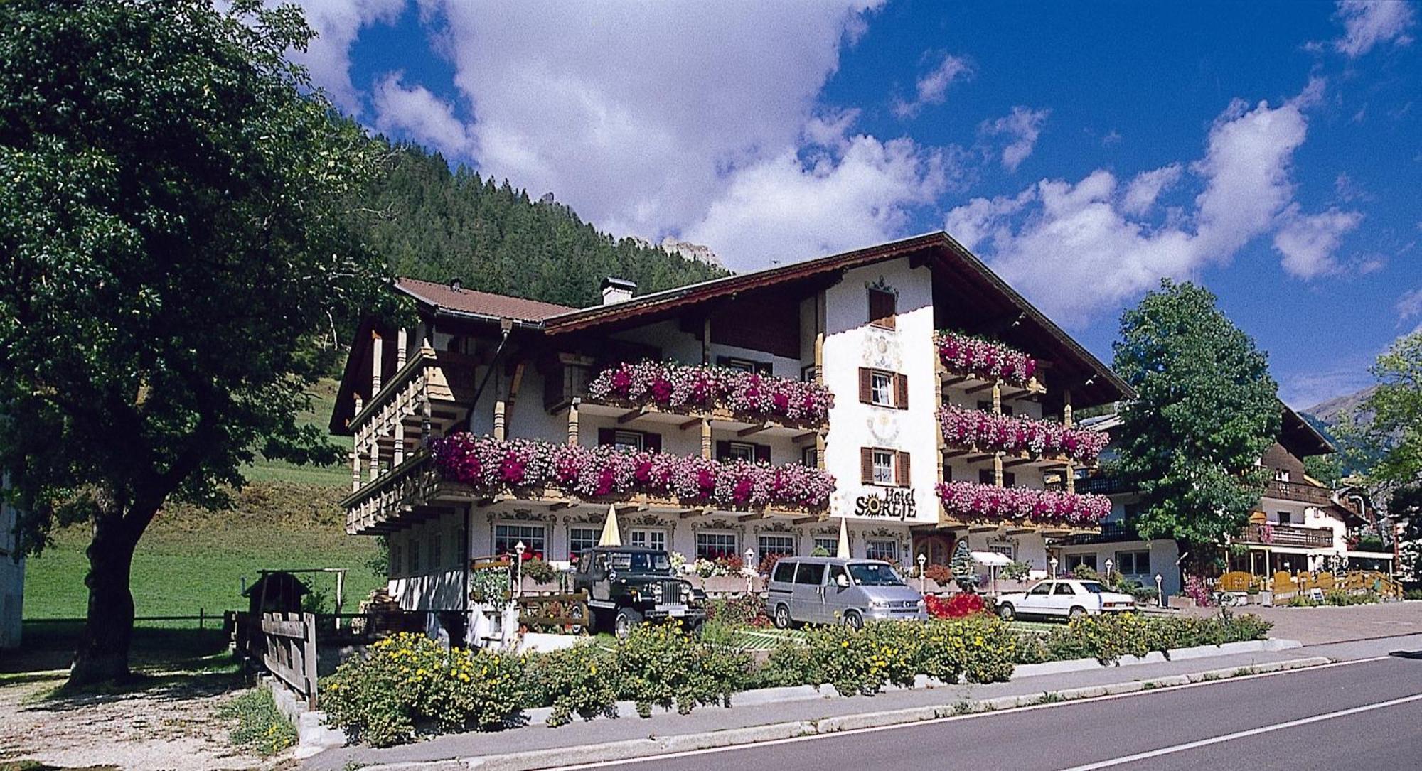 פוצה די פאסה Hotel Garni Soreie מראה חיצוני תמונה