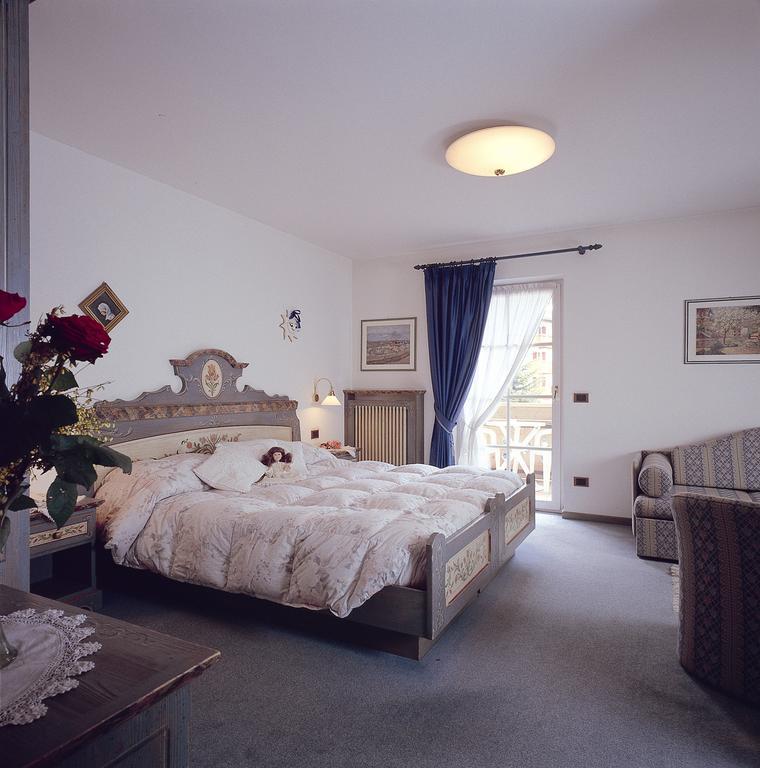 פוצה די פאסה Hotel Garni Soreie מראה חיצוני תמונה