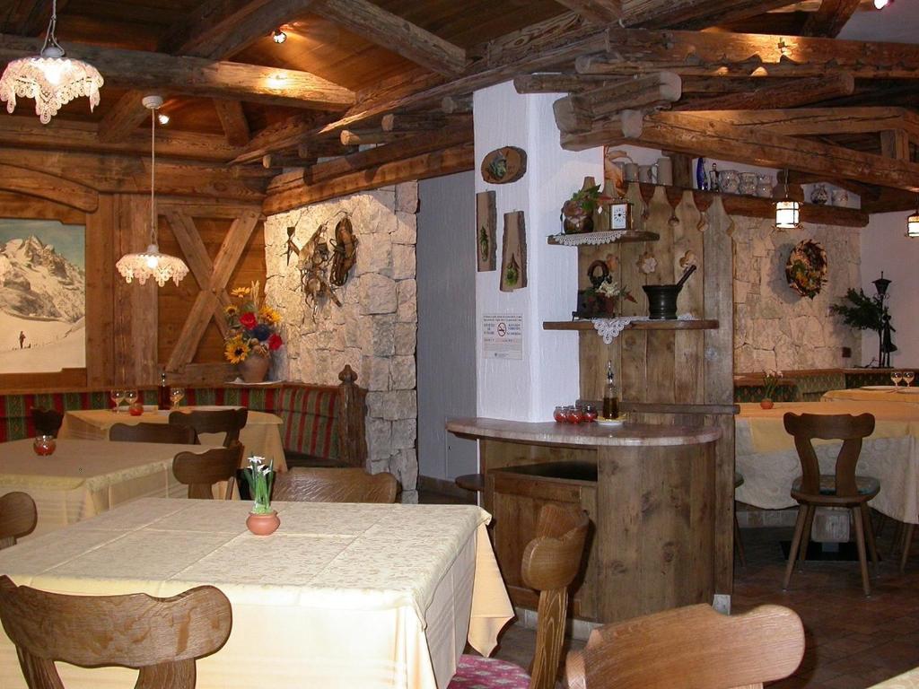 פוצה די פאסה Hotel Garni Soreie מראה חיצוני תמונה