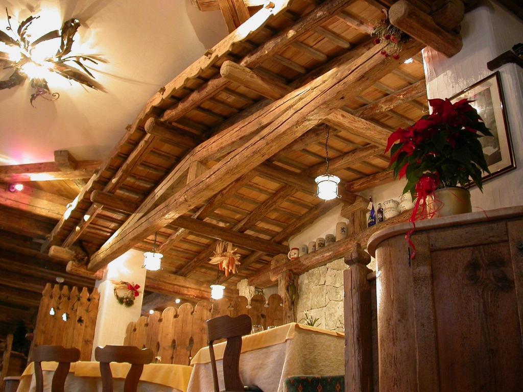 פוצה די פאסה Hotel Garni Soreie מראה חיצוני תמונה